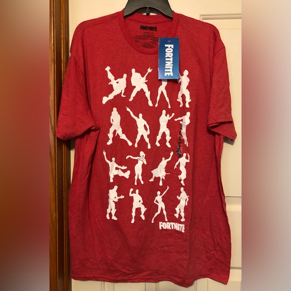 Fortnite Men’s short sleeve T-shirt Epic Games NWT Size XL from the year 2018